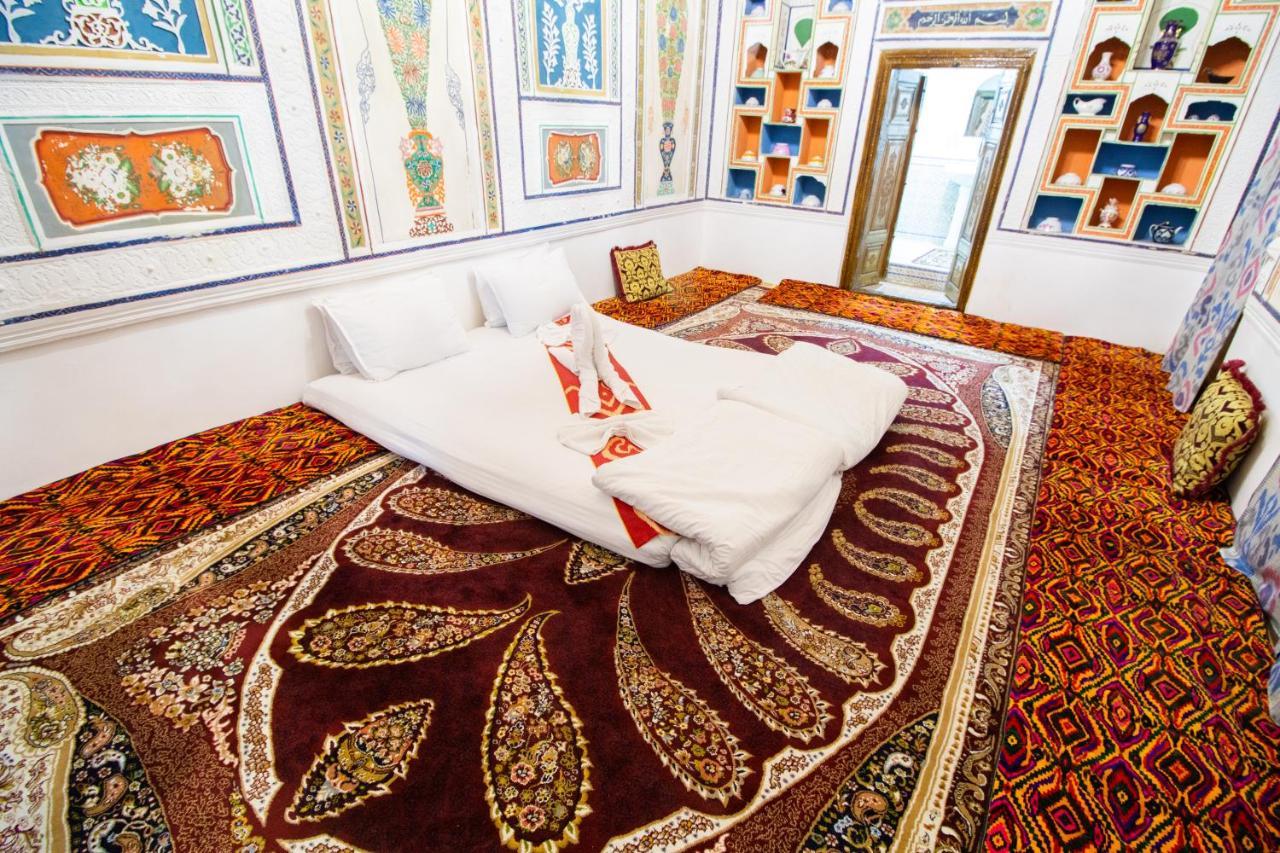 Готель Bukhara Zaringiz Екстер'єр фото
