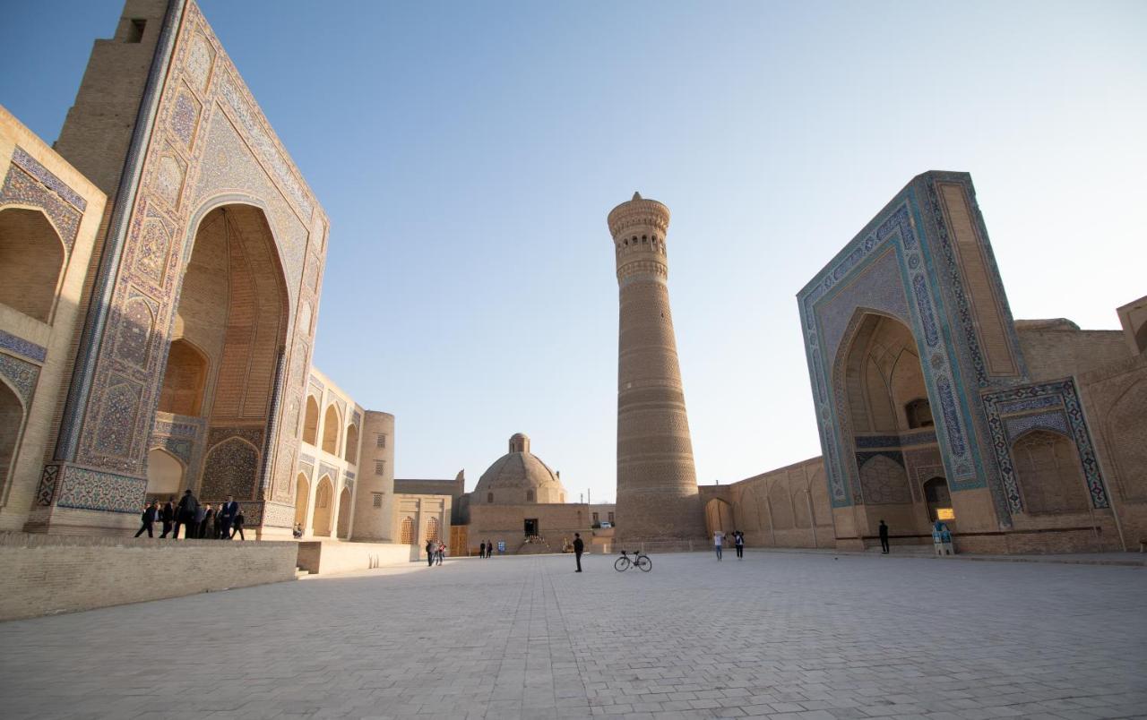 Готель Bukhara Zaringiz Екстер'єр фото