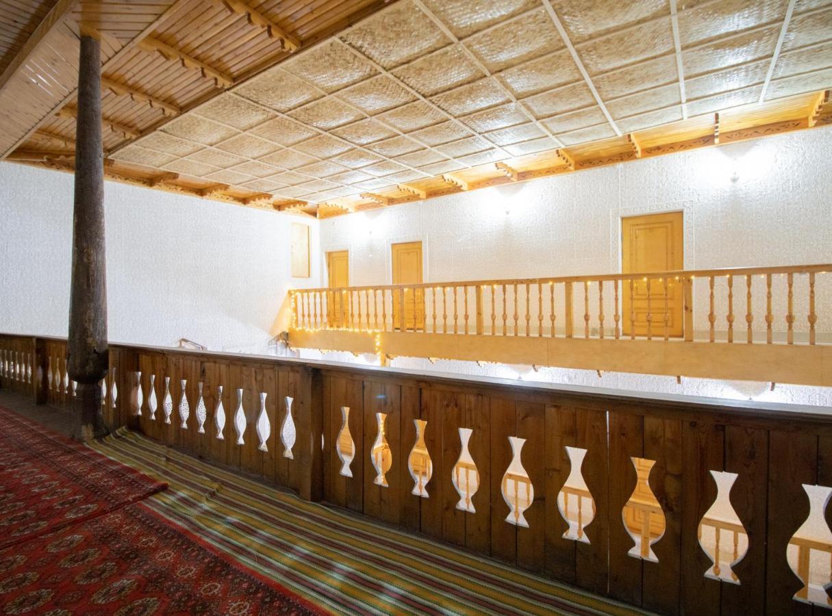 Готель Bukhara Zaringiz Екстер'єр фото
