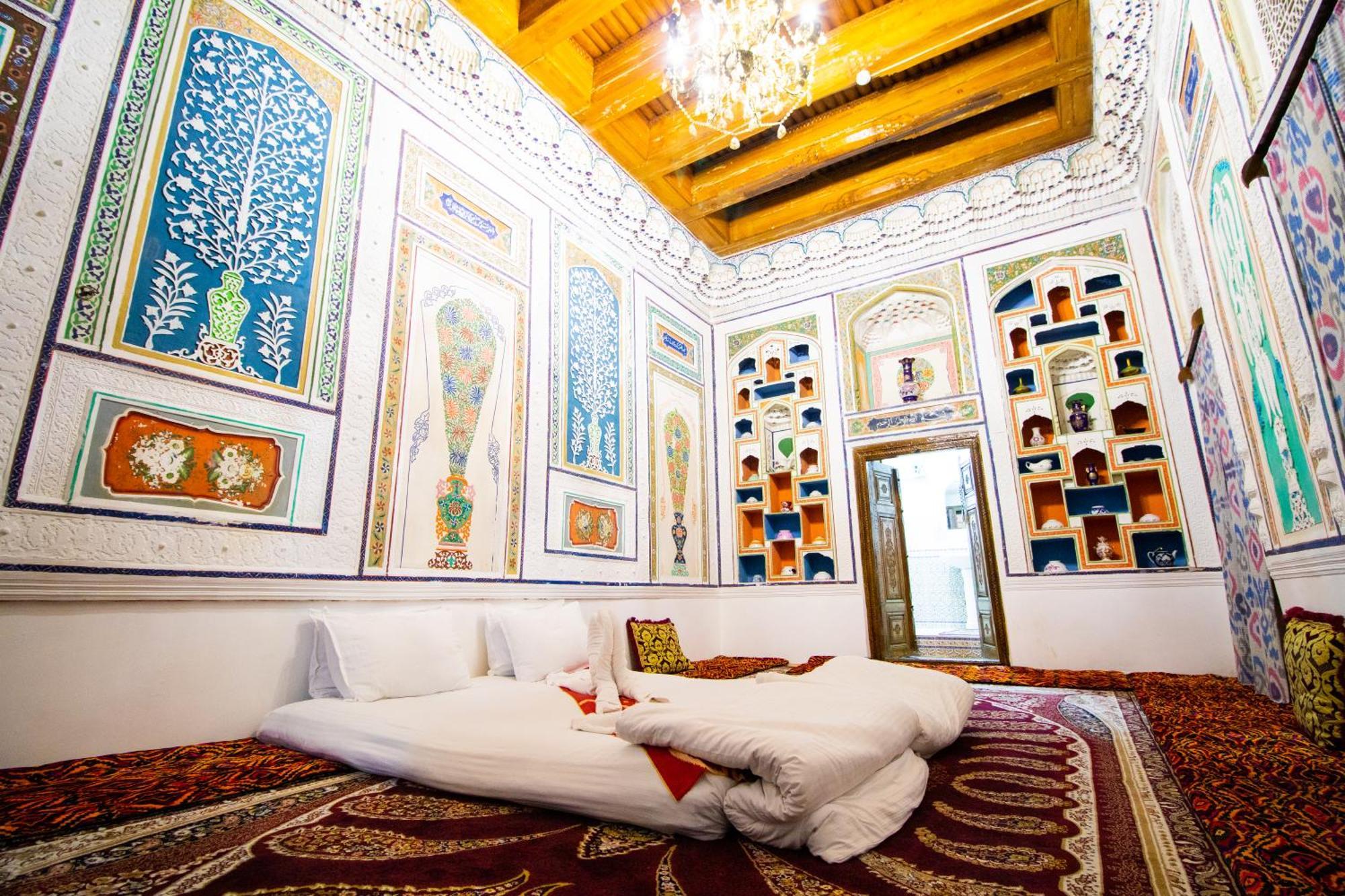 Готель Bukhara Zaringiz Екстер'єр фото