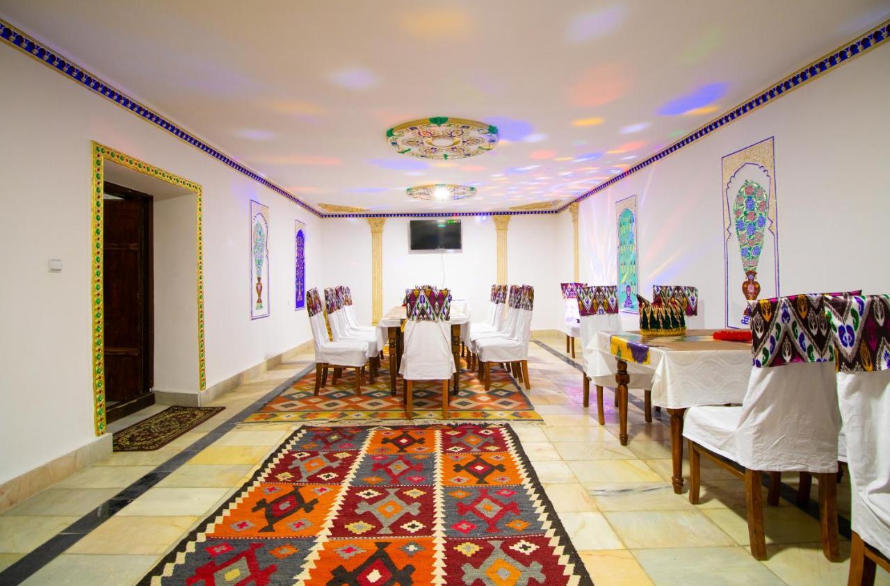 Готель Bukhara Zaringiz Екстер'єр фото
